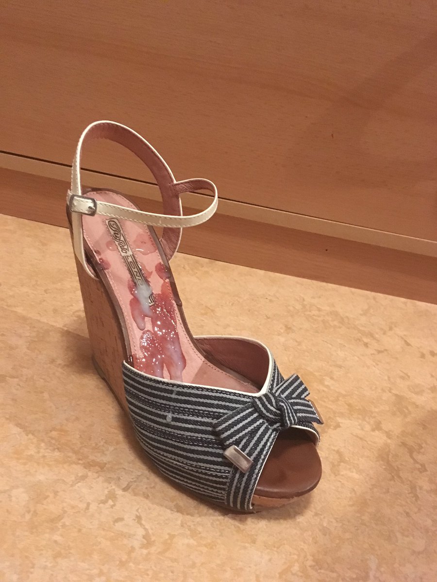TributeShoe's tweet photo. Also one of my first times I #cum in/on my mothers #highheels! And she still wears them😍
#cumonheels #cumtribute #heels #highheels
Retweet if you want more!
There is also a video where I came on them another time! https://t.co/THYNrVXR8g https://t.co/ryOQx7XQAx