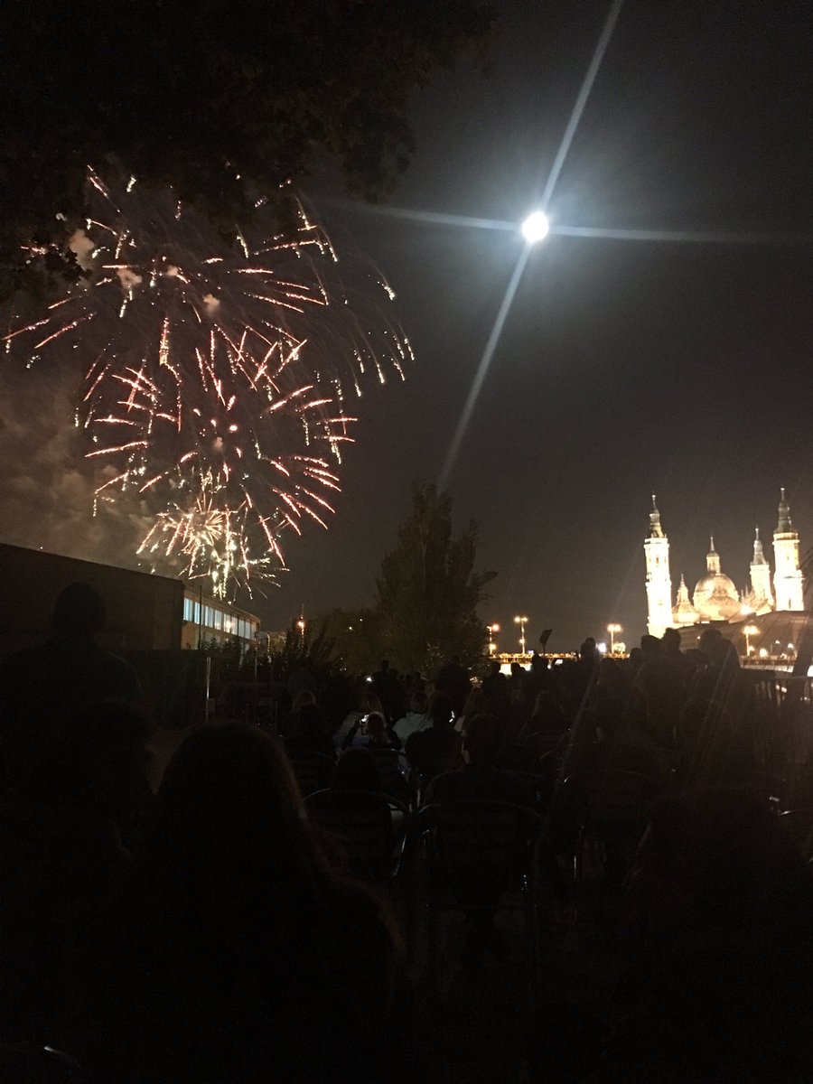 Los fuegos han puesto punto final a las Fiestas del Pilar!!!

Desde La Mar de Cookies os queremos dar las gracias por esta semana increíble y os deseamos mucha salud y poder volver a disfrutar con todos vosotros las Fiestas del Pilar de 2020.

Os queremos ❤️❤️