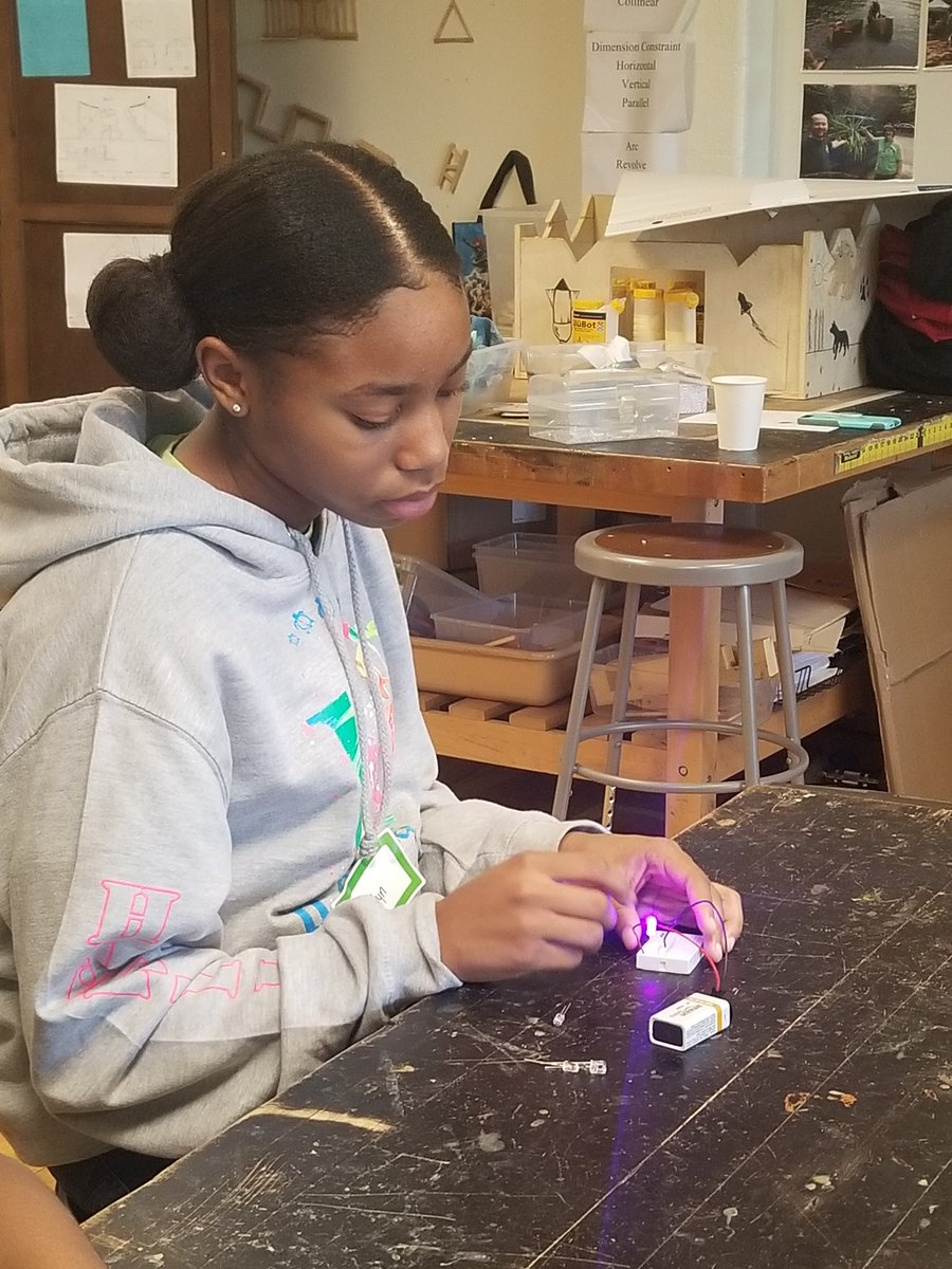 mauro_science's tweet photo. Another great STEM Saturday at Lindale! Our 7th graders wired their own LED circuits to light up their pumpkins 🎃 and made stomp bottle rockets! #aacpsawesome #aacpsstem https://t.co/ukcv0Lfeft