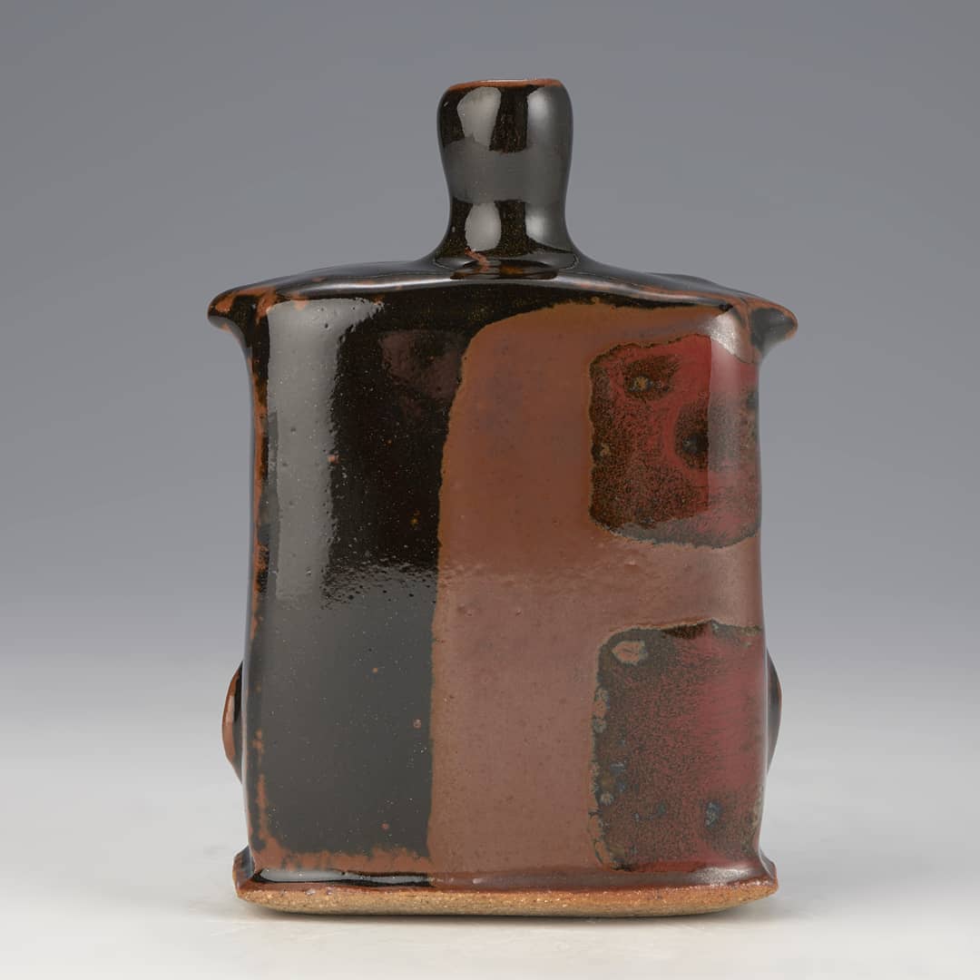 hakeceramics's tweet image. Square vase, 12cm. Tenmoku, Kaki and Copper Red glazes. On show @StratfordGall
#ceramics #pottery #keramic #vase #clay #vase #stoneware