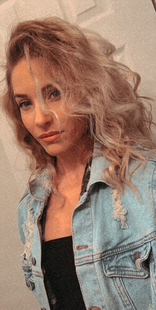 a_jacs3's tweet photo. Christina Aguilera or sandy from grease? You choose.😙✌🏼 https://t.co/elEk1LZyJu