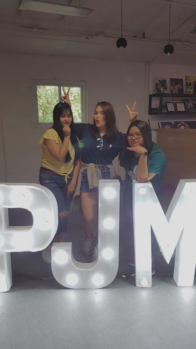 kookminne's tweet photo. @TOPNOTCHMNL with ์ฐ๋ฆฌ ๋ฐ ์น๊ตฌ๋ค๐
@ariatraveros @uhgoodjudy ๐ฝ
#TopnotchMNL #HappyJiminDay @BTS_twt @bblue_min https://t.co/liNYG81HuT