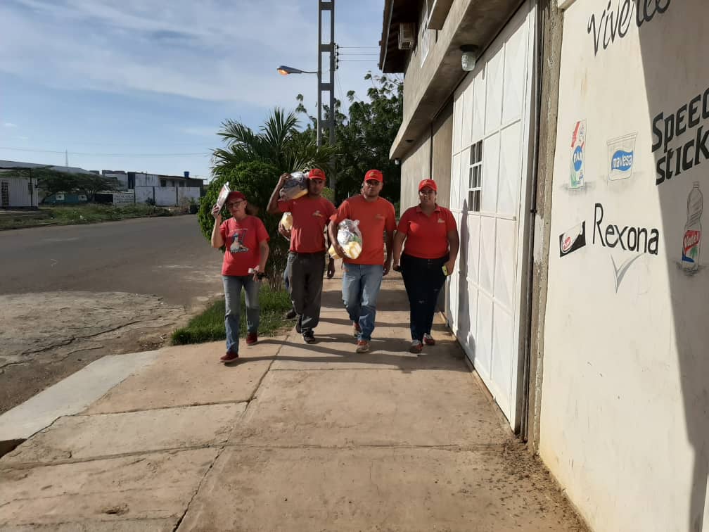 jinettmavo's tweet image. La Tropa de @Falcon_Mercal demuestra que #TodosSomosClap llegando a cada rincón de nuestro estado, apoyando e impulsando el Sistema #CEASPatria trabajando en perfecta unión con los @ClapOficial y la @MiliciaFANB, así somos en Venezuela #PuebloHeroicoDePaz @NicolasMaduro @JFME69