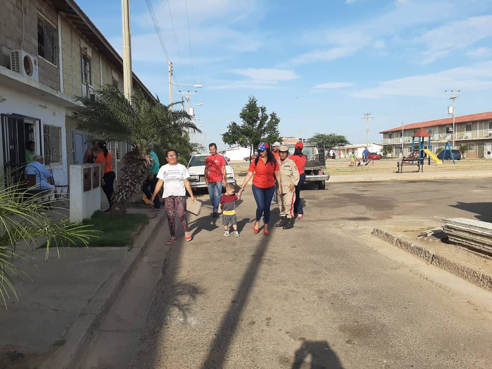 jinettmavo's tweet image. La Tropa de @Falcon_Mercal demuestra que #TodosSomosClap llegando a cada rincón de nuestro estado, apoyando e impulsando el Sistema #CEASPatria trabajando en perfecta unión con los @ClapOficial y la @MiliciaFANB, así somos en Venezuela #PuebloHeroicoDePaz @NicolasMaduro @JFME69