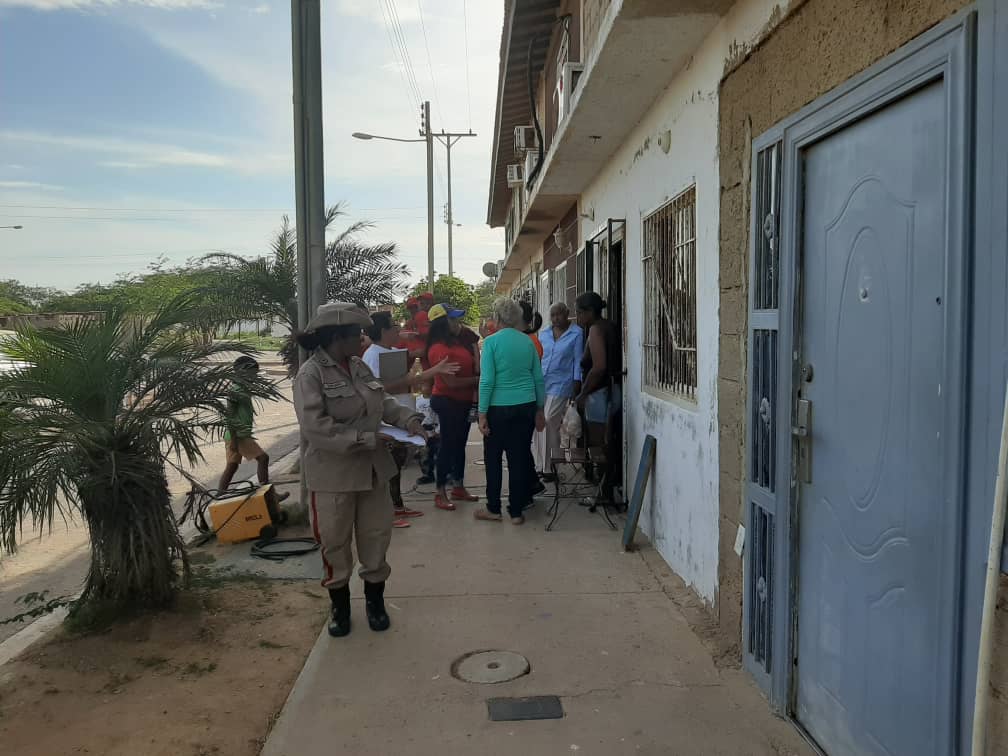 jinettmavo's tweet image. La Tropa de @Falcon_Mercal demuestra que #TodosSomosClap llegando a cada rincón de nuestro estado, apoyando e impulsando el Sistema #CEASPatria trabajando en perfecta unión con los @ClapOficial y la @MiliciaFANB, así somos en Venezuela #PuebloHeroicoDePaz @NicolasMaduro @JFME69