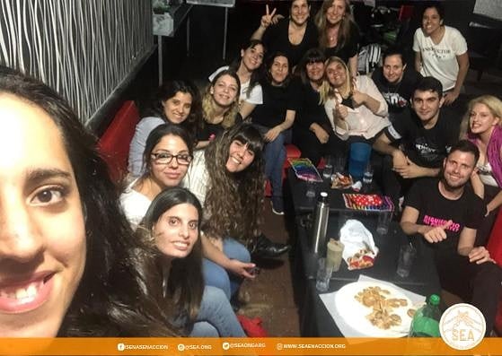 SEAONGARG's tweet photo. Encuentro de voluntarios SEA gracias a tod@s seguimos creciendo difundiendo la Lengua de Señas Argentina #lenguadeseñas #lenguadeseñasargentina #señasenaccion #sea #voluntarios https://t.co/q0qct0Dwt2