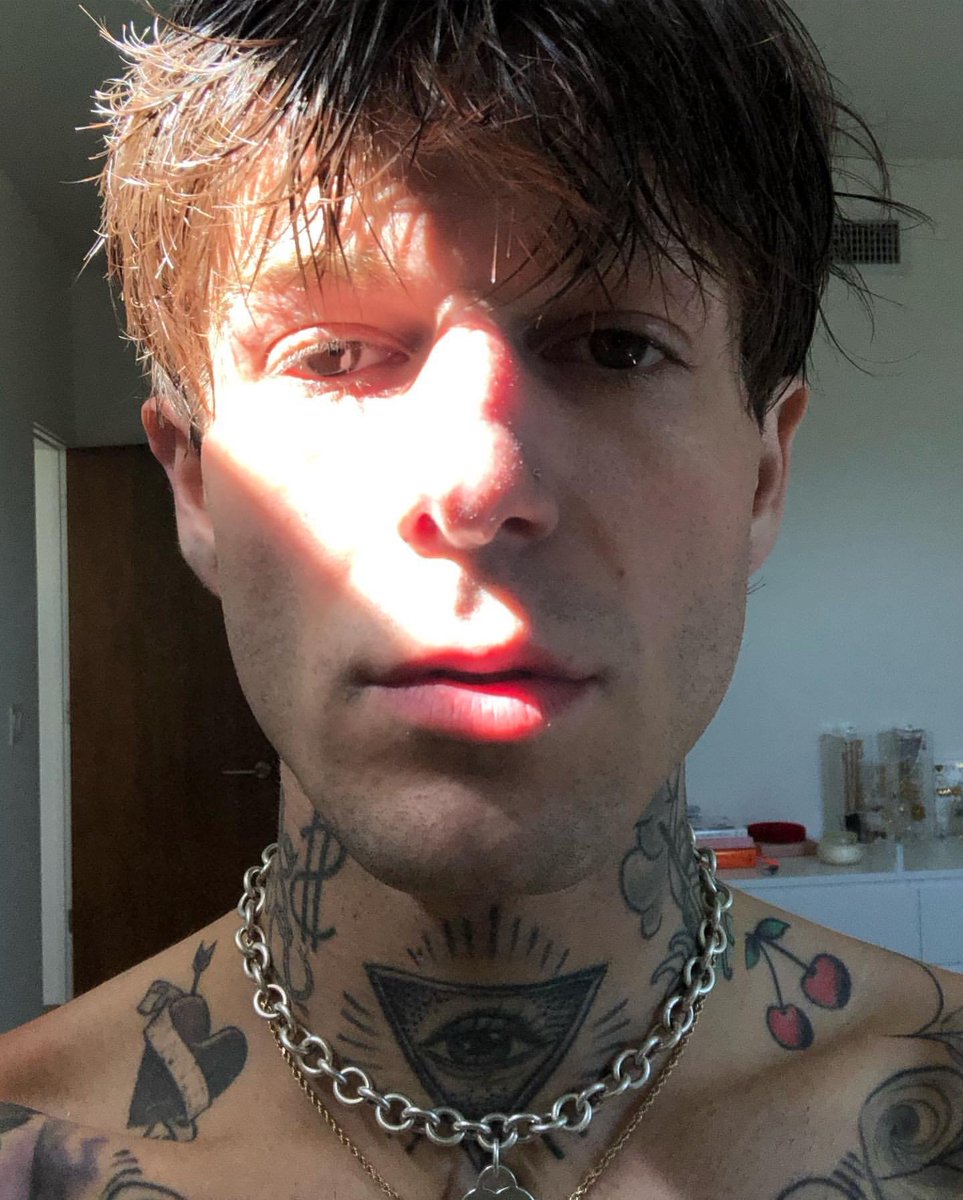 Jesse Rutherford por Vixxion no - The Neighbourhood Brasil