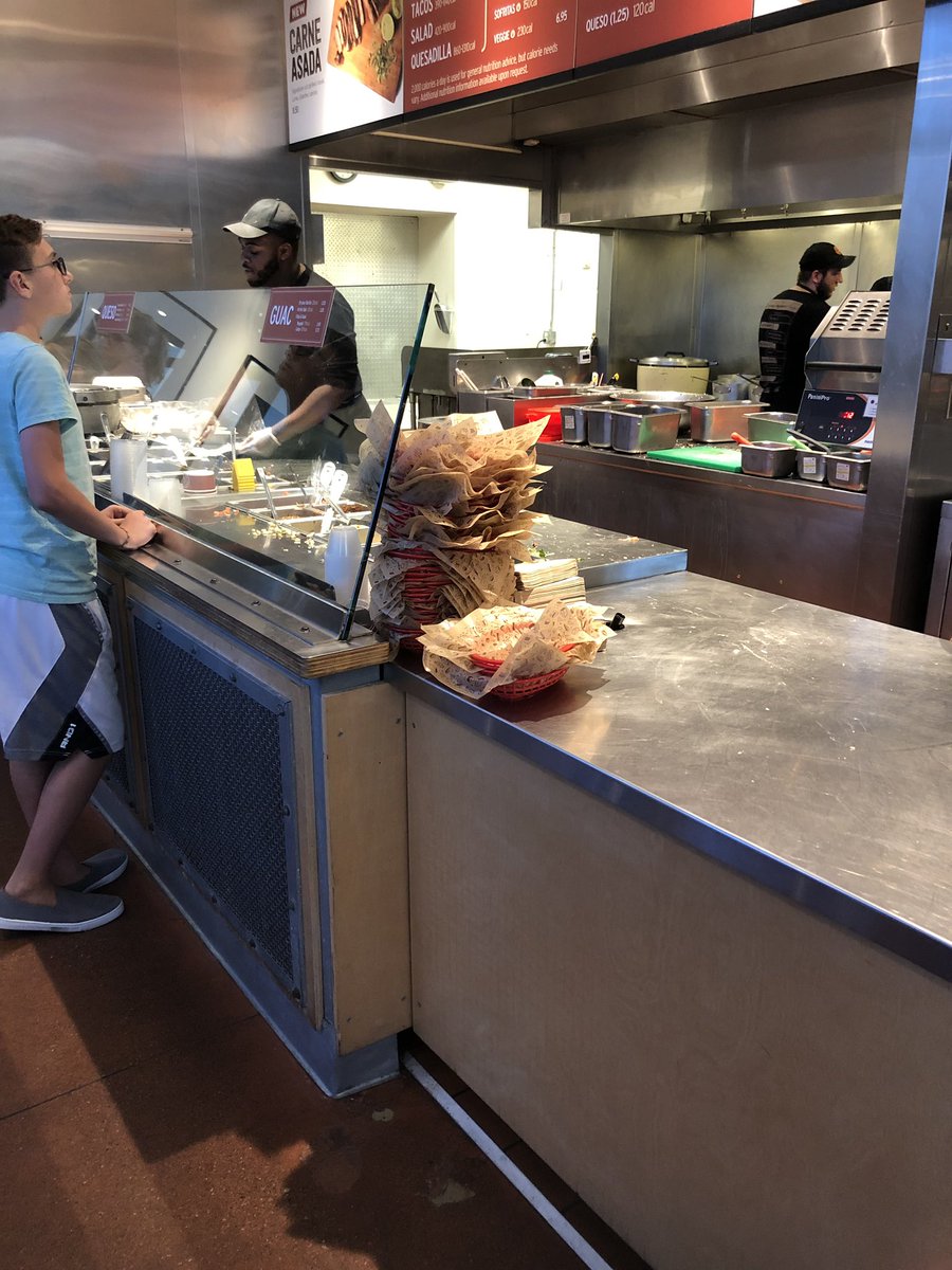 torihassen's tweet photo. This guy working his ass off but chipotle being short staffed again. #chipotle get it together. https://t.co/hOyzBZL21R
