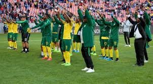 KhweziSports's tweet photo. #MondayEdition of Sports Zone with @IamSiphoChule (6h30-7h00)
Namhlanje sibheka izindaba zemidlalo ezihambe phambili kule mpelasonto njengoba bekunemidlalo eyahlukene singabala #MacufeCup, #ShellHelixCup, #RugbyWC kanye ne #Bafana
Khuluma Nathi:
VN: 064 380 0905 https://t.co/XhuRT2wMyZ