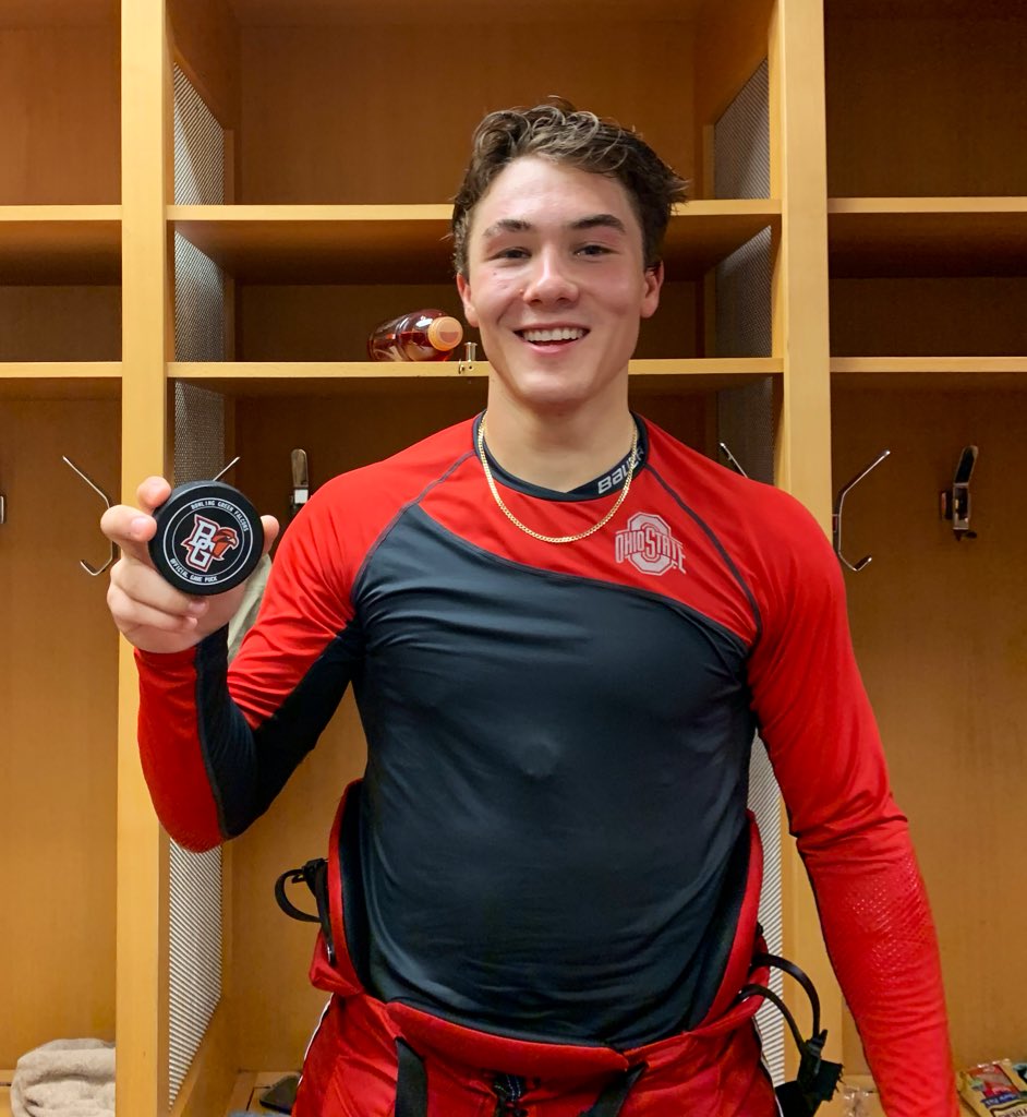 OhioStateMHKY's tweet photo. 🚨Save that puck⚫️!

Collegiate goal #️⃣1️⃣ for Buckeye rookie Tate Singleton last night. 

#GoBucks https://t.co/ivVAOBwKDm