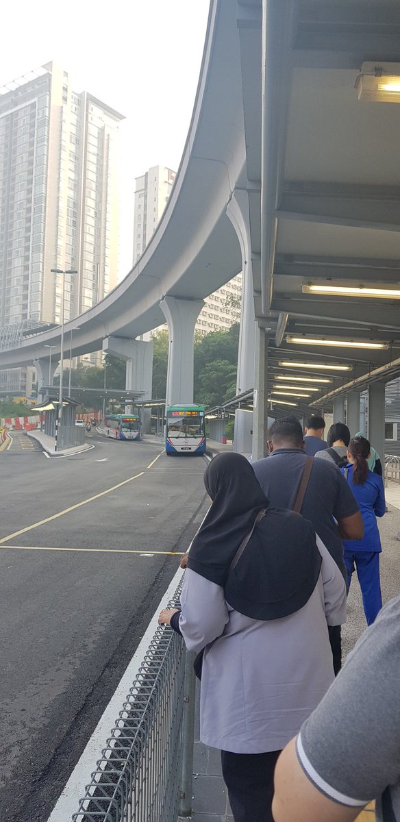 CharlieChia's tweet photo. @AskRapidKL @MRTMalaysia @MOTMalaysia @anthonyloke this is happening again. The 8.10am bus is missing in action again. Why can't the 8.20am bus fill the slot? #T817 #MRTFeederbusMIA https://t.co/ksJei514Fu
