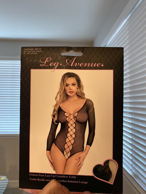 Just got this from my wishlist, thank you so much OZ! ☺️ https://t.co/fpaXpOmKZP<a href="/tag/camgirl"class="tags"><span>#camgirl</span></a><a href="/tag/camgirls"class="tags"><span>#camgirls</span></a>