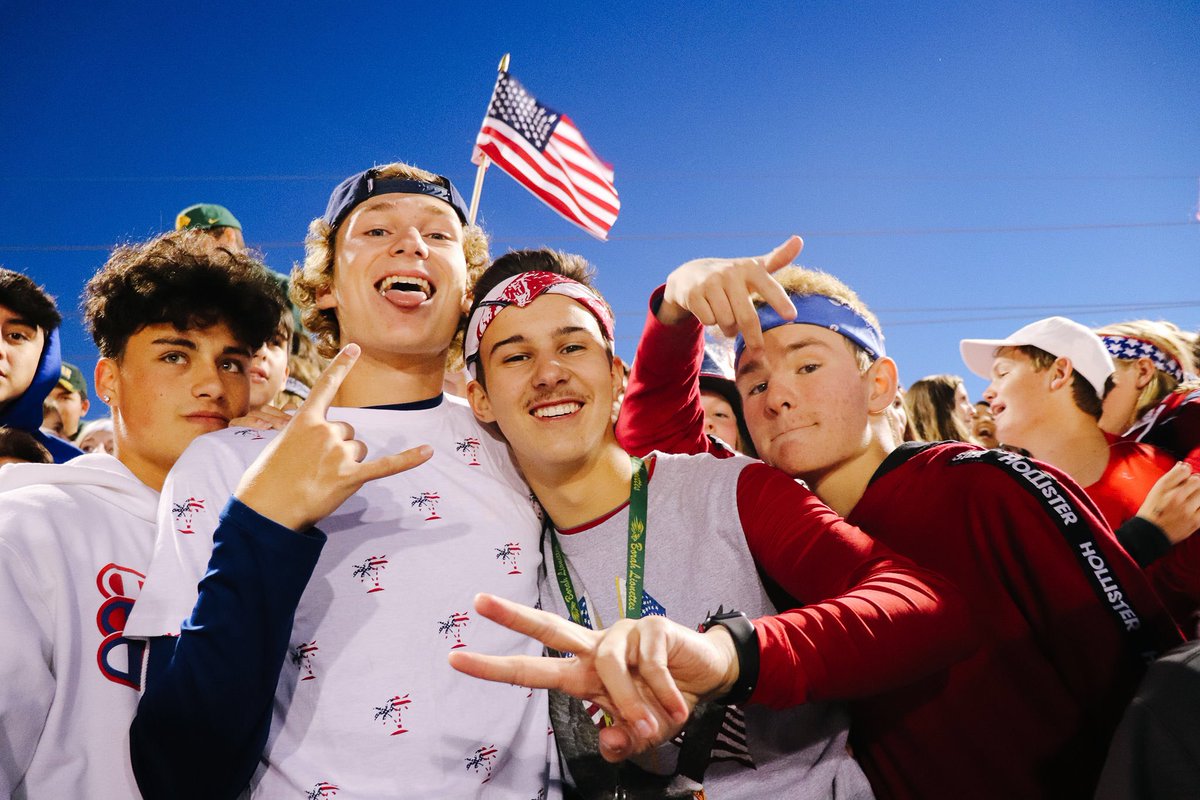 ellie_hansen15's tweet photo. https://t.co/aXuGoqfTLS Homecoming game pictures are up! @BorahRowdies @BorahAthletics @BorahHigh @BorahFootball @BorahBand @borahspirit @BorahSportsMed https://t.co/Aa6PFRCggM