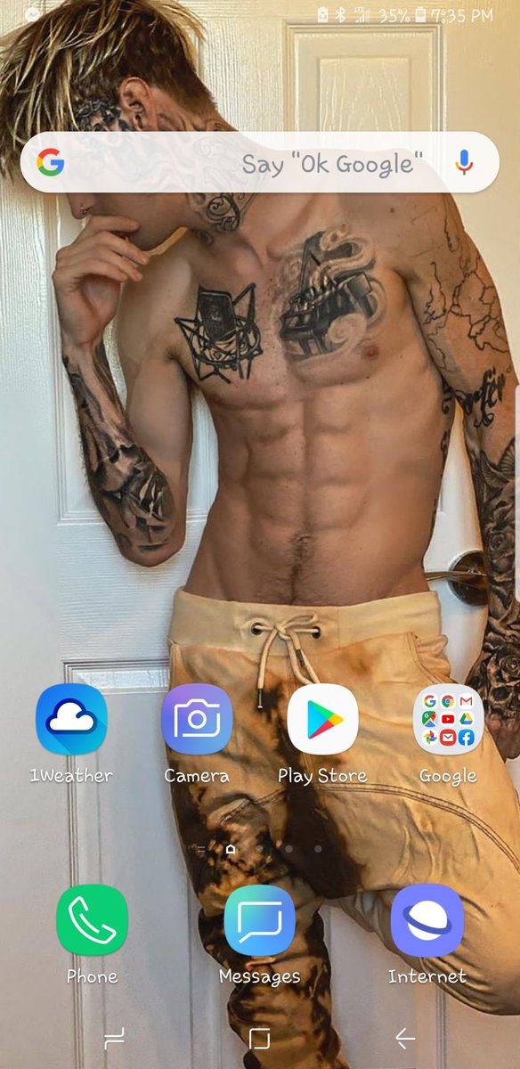 brbkillenyahoo's tweet photo. My background is this male model @aaroncarter ๐ #LMG #AcArmyForLife https://t.co/Xrb1clHjE6