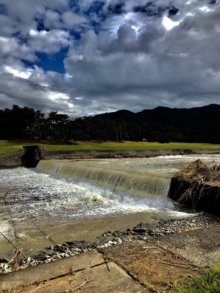 otorojapan's tweet photo. @AlJarreau_4ever 今朝の百々川は澄んでます。
長野県は河川の氾濫が課題ですな。 https://t.co/kPmTOvwzp3