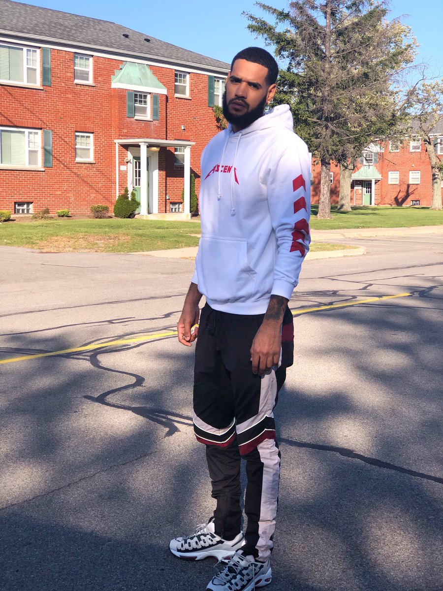 Davinci_beau's tweet photo. Visit @apparel_ascent and use promo code (Davincibeau) for a 15% off your purchase. Love is love 🖤 https://t.co/hW0cK5gQgU