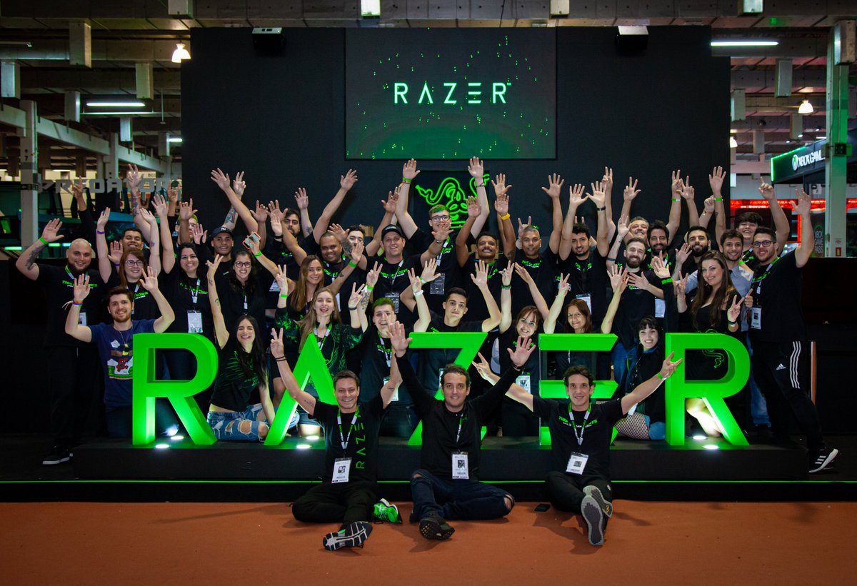 RazerBrazil's tweet photo. MUITO OBRIGADO às milhares de pessoas que visitaram a #RazerNaBGS e aos nossos colaboradores, que sangraram verde e fizeram dessa edição a melhor de todos os tempos. This is #TeamRazer. 🇧🇷 https://t.co/4bQHQUxaQ3