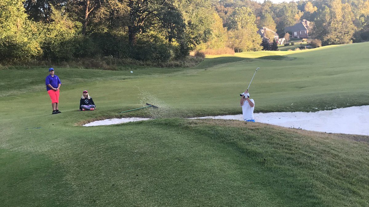 UIU_Golf's tweet photo. Practice Round ✔️! We had some great company in @UIUBaseball HOF Outfielder Chris Brown for the back nine! Also daughter Amelia and her friend Tyler joined us! @UIUPeacocks #FeathersUp https://t.co/nBsuJFvsSE