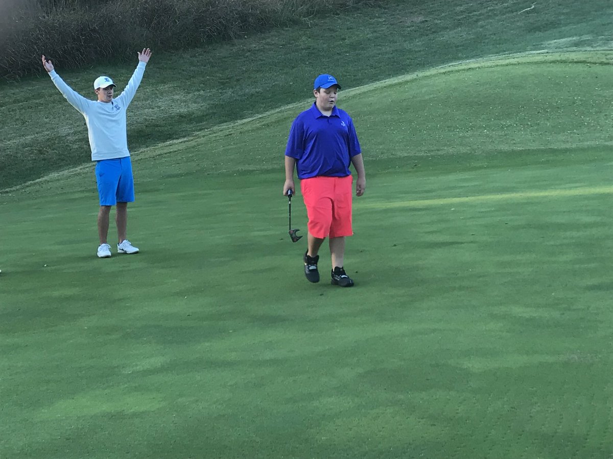 UIU_Golf's tweet photo. Practice Round ✔️! We had some great company in @UIUBaseball HOF Outfielder Chris Brown for the back nine! Also daughter Amelia and her friend Tyler joined us! @UIUPeacocks #FeathersUp https://t.co/nBsuJFvsSE