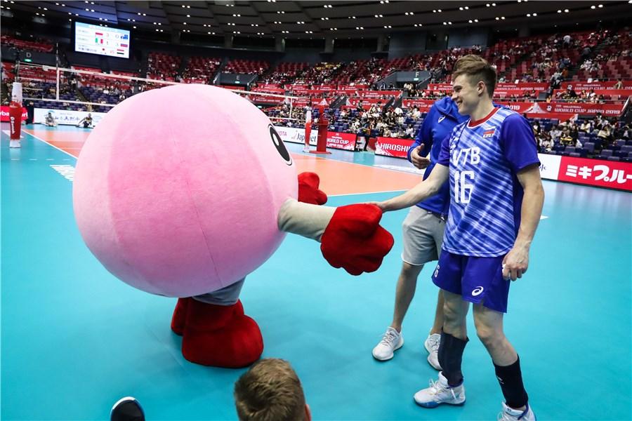 Volleyball World (@volleyballworld) on Twitter photo USA 🇺🇸 & Russia 🇷🇺 play in the opener for Day 10 in Hiroshima.
Starting in 10 minutes!
Who will win?
#FIVBWorldCup LIVE matches & replays bit.ly/33tF4qa
Info 👉 bit.ly/2MA6ofI
#Volleyball #InGame <a href="/usavolleyball/">USA Volleyball</a> <a href="/RusVolleyTeam/">Сборная России🏐</a> USA 🇺🇸 & Russia 🇷🇺 play in the opener for Day 10 in Hiroshima.
Starting in 10 minutes!
Who will win?
#FIVBWorldCup LIVE matches & replays bit.ly/33tF4qa
Info 👉 bit.ly/2MA6ofI
#Volleyball #InGame <a href="/usavolleyball/">USA Volleyball</a> <a href="/RusVolleyTeam/">Сборная России🏐</a>