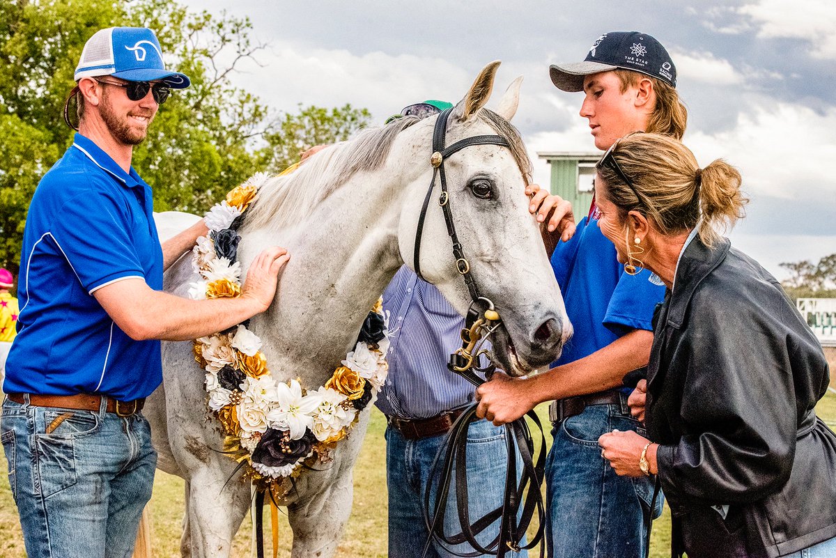 ROSIE POSIE takes out the 2019 @warwickcreditunionltd Warwick Cup for Trainer: Matt Kropp, Jockey: Gary Geran and Owners: Mr &amp; Mrs Kelly. #theroyaltyofcountrycups #warwickcup2019 #warwickturfclub #racingqueensland #thoroughbred <a href="/racing_qld/">Racing Queensland</a> <a href="/RaceQLD/">RaceQ</a> <a href="/RacenetTweets/">Racenet</a> <a href="/brissyraces/">Gibbo</a>