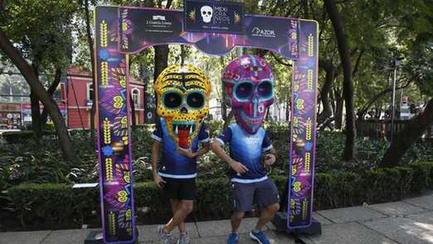 Cráneos gigantes 'invaden' Paseo de la Reforma por Día de Muertos https://mile.io/2IHQFtZ