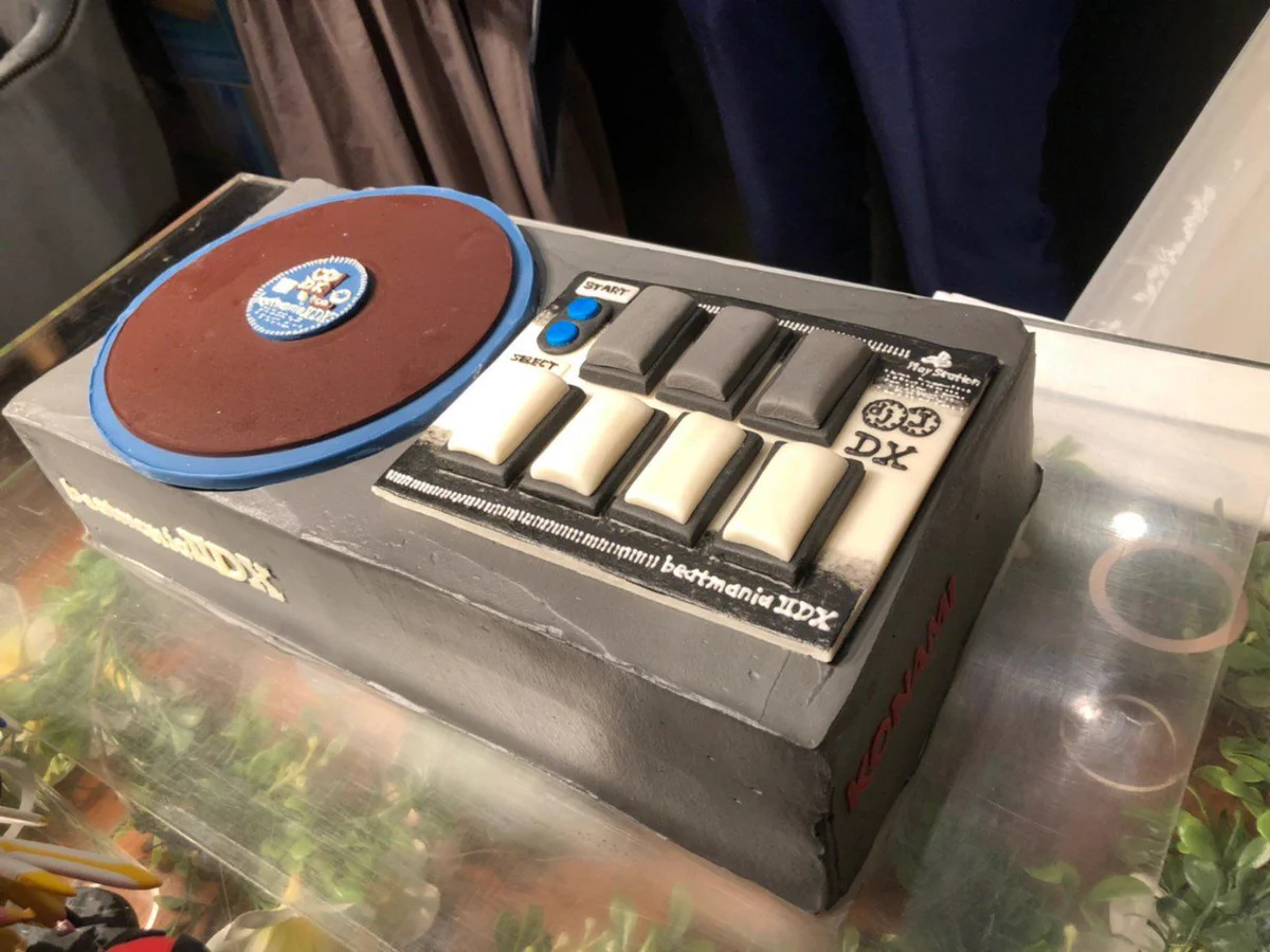 結婚式の二次会に行った結果？すげえケーキ出てきたwww