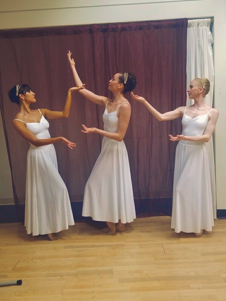 macymay_5's tweet photo. Your goddesses https://t.co/fx1eyhCvpf