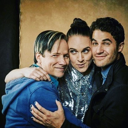 DarrenArmy's tweet photo. "More cuteness from #lenarockerhall and #darrencriss at #elsiefest. Pic by #nathanjohnsonny" ~ John Cameron Mitchell https://t.co/u2PZMZ4XNe https://t.co/mKrtmmZY8d