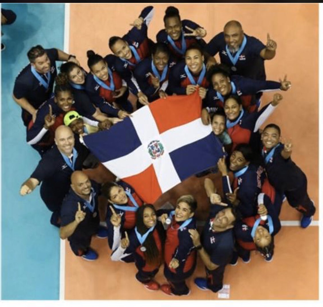 PrisillaRivera's tweet photo. Campeonas del NORCECA 2019. Gracias a todos por el apoyo en este duro año. Es un orgullo representar nuestra bandera. 🇩🇴🤩 https://t.co/ZbexgSDgi9
