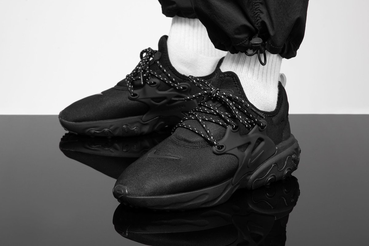 New In 🔥🔥🔥Nike React Presto "Black/Black-Electric Green-White" S h o p ➡️http://bit.ly/2VoJTOU or in store at Titolo Zurich and Titolo Berne.US 7 (40) - US 12 (46)style code 🔎 AV2605-004#nike #nikereactpresto #presto #black #titolo #titolostyle #titoloshop