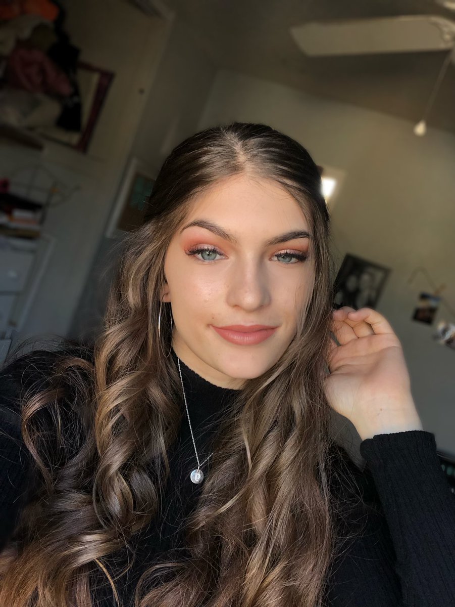 gracieleannee's tweet photo. 🖤 https://t.co/cdn2LAe1xe