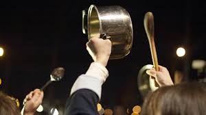 #ParoNacionaleEC #EcuadorEnResistencia #LaPazSeRecupera #Cacerolazo #DialogoPorLaPaz Hagamos un Cacerolazo para festejar el triunfo del pueblo!!! 👍