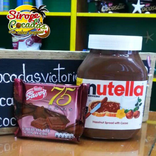 SiropeCocadas's tweet photo. Tenemos para ti deliciosas opciones para endulzar tu día 😏 te traemos Nutella de 950 gramos y el chocolate Carré 75 Aniversario 🙌
.
.
.
.
#Nutella #Chocolate #Savoy #ChucheriasImportadas #ChucheriasNacionales #Postres #Delicioso #MejoresPrecios #EndulzaTuDia #RegalosDulces https://t.co/V5iGWB7umw