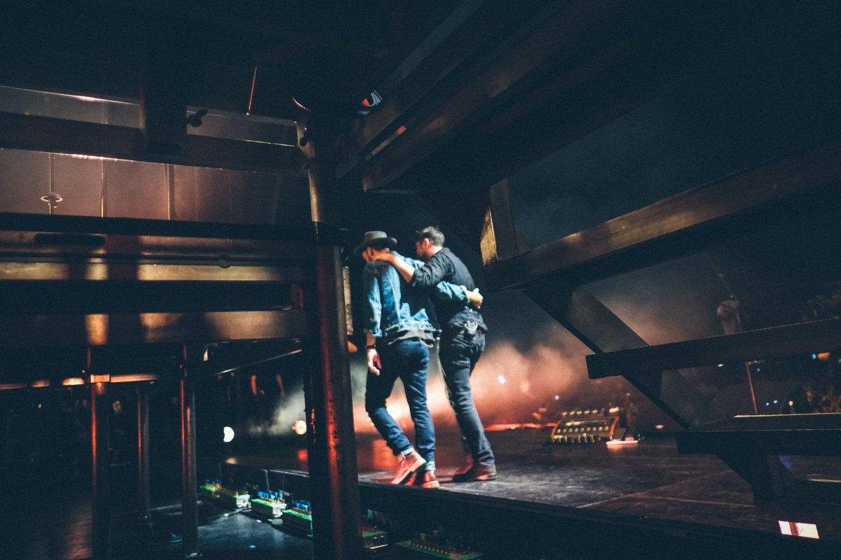 MumfordAndSons's tweet photo. .@aclfestival - that was beyond the best way we could of hoped to end this run. Thank you to Austin High Band for joining us on stage - you guys are all legends. And thank you to the one and only @larsulrich - another moment banked we won’t forget. Thank you all. #DeltaTourACL https://t.co/bxm0SQT5NI