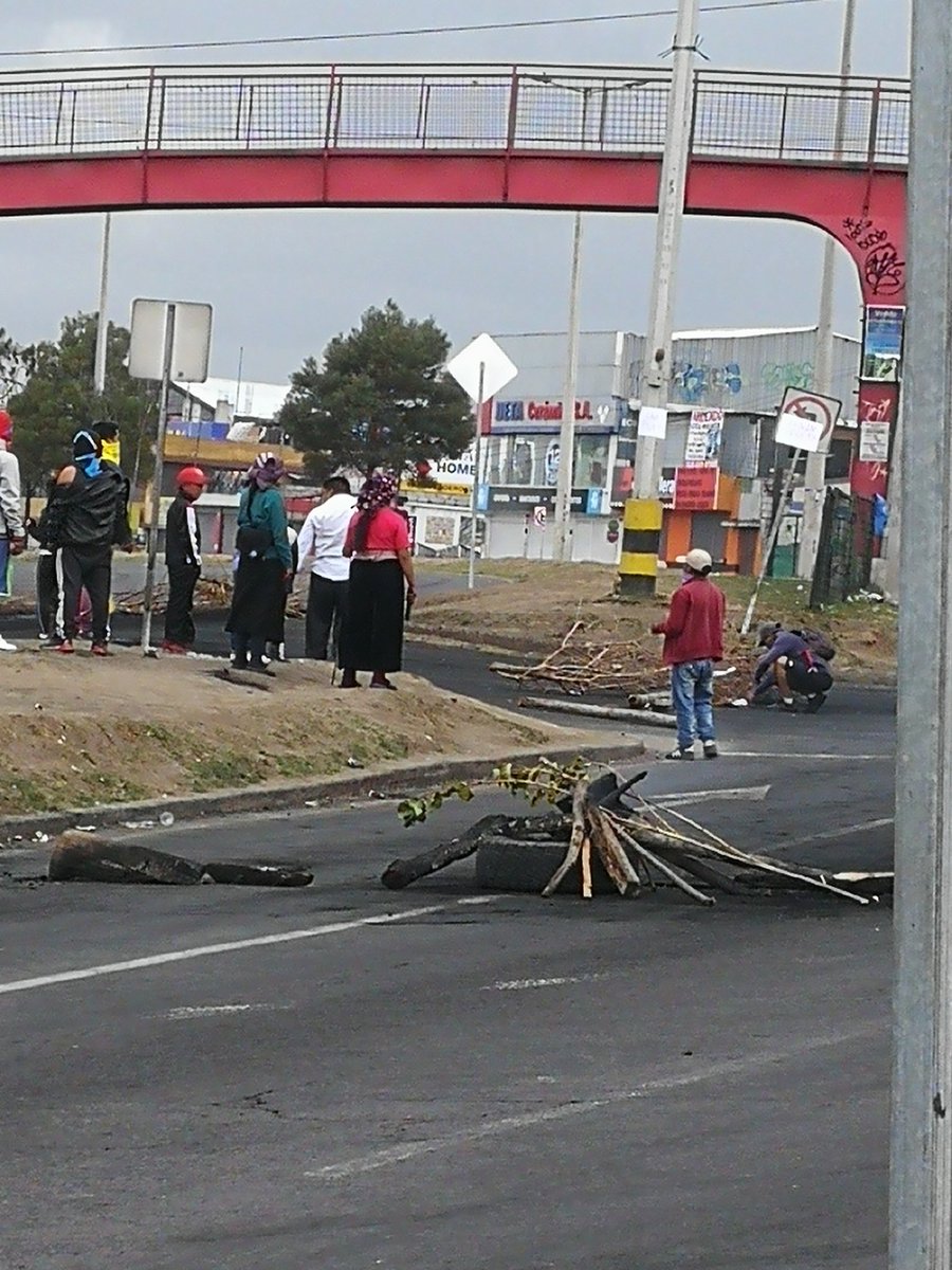 13_libertarian's tweet photo. Ya terminó el paro , ahora quién limpiará Quito y arreglará los destrozos ocasionados por los señores de la @CONAIE_Ecuador ? @LoroHomero @ottosonnenh @Lenin https://t.co/CigNgXjPHz