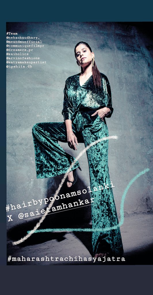 ArtistPoonam's tweet photo. Sneak peak into this look of sleek pick!
#hairstylist#mumbaihairstylist#celebhair#celebrityhairstylist#saitamhankar#marathiactress#marathiactor#marathicelebrity#maharashtachihasyajatra#sleeklook#cleanlook#oilyhair#sleekponytail#arvinofashions#saiholics https://t.co/0u9aFOni5I