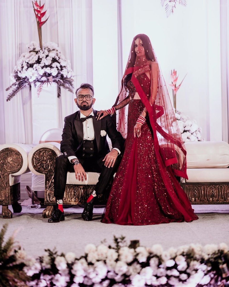 EventTow's tweet photo. This bride recreated the #deepveer reception look! Fandom to the next level: let us know your thoughts?
#indianwedding #weddinggown #weddingphotography #trend #bridaljewellery #receptiondress #reception #receptionlook #receptionmakeup #deepikapadukone #ranveersingh #eventtow https://t.co/Yu5ajVRdAV