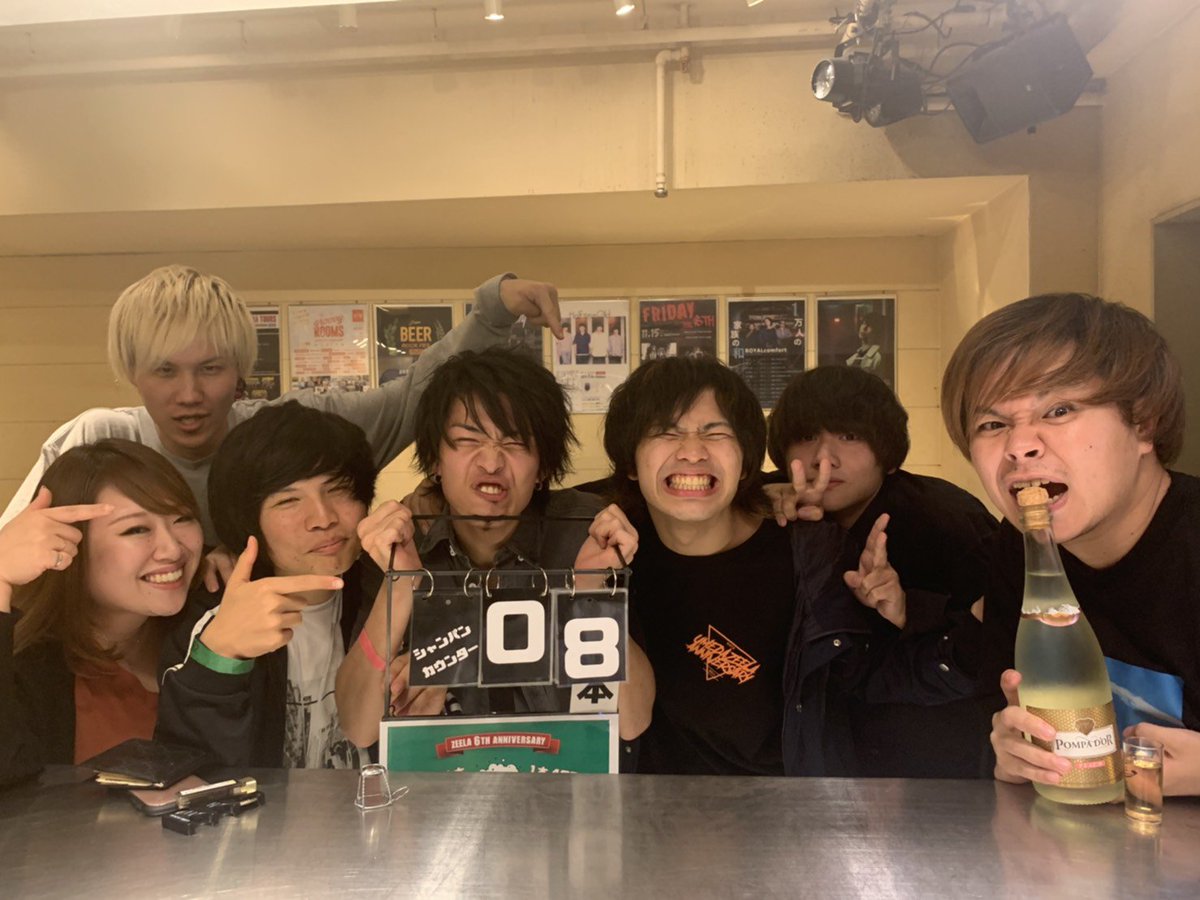 Umeda_Zeela's tweet photo. まだ1日目。。。ここから伝説が始まる・・・

#シャンパンカウンター
#8本目 https://t.co/nTHYB5EPlf