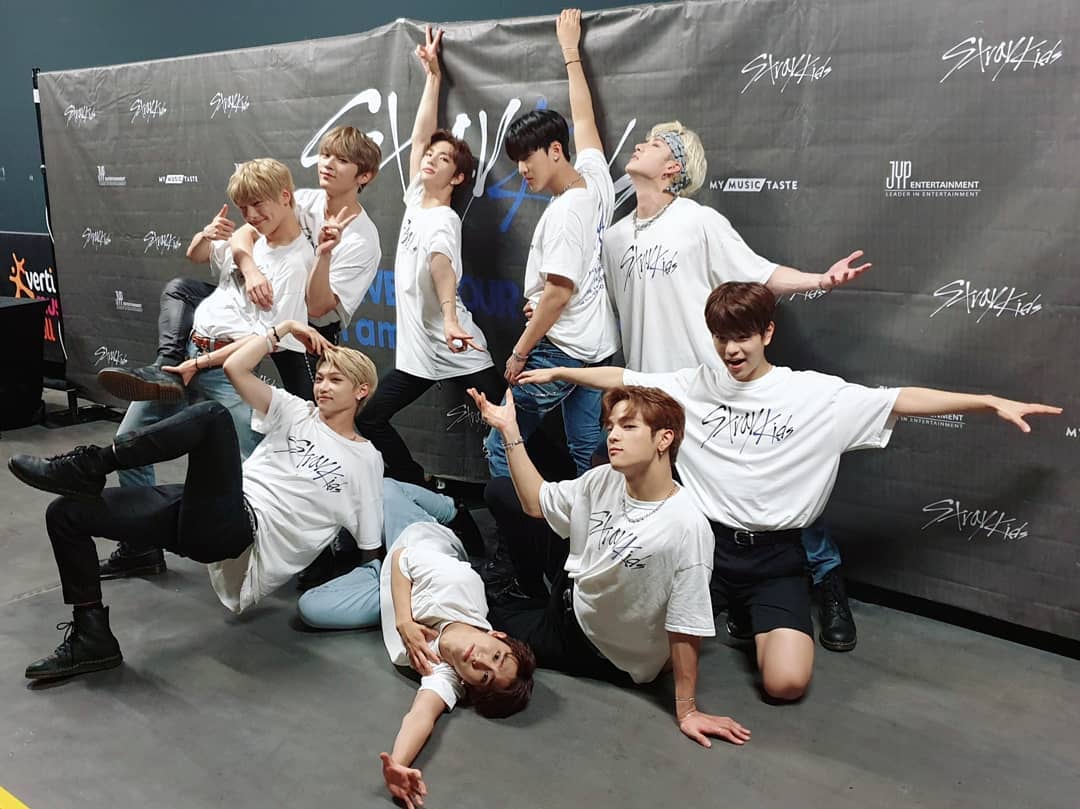 _lvsjk_'s tweet photo. Stray kids siempre seran 9 o nada.
Prometi apoyarlos desde el inicio hasta el final.
#ThankYouWoojin #hugforChan #NineOrNone @Stray_Kids https://t.co/tM0tCVCRhz