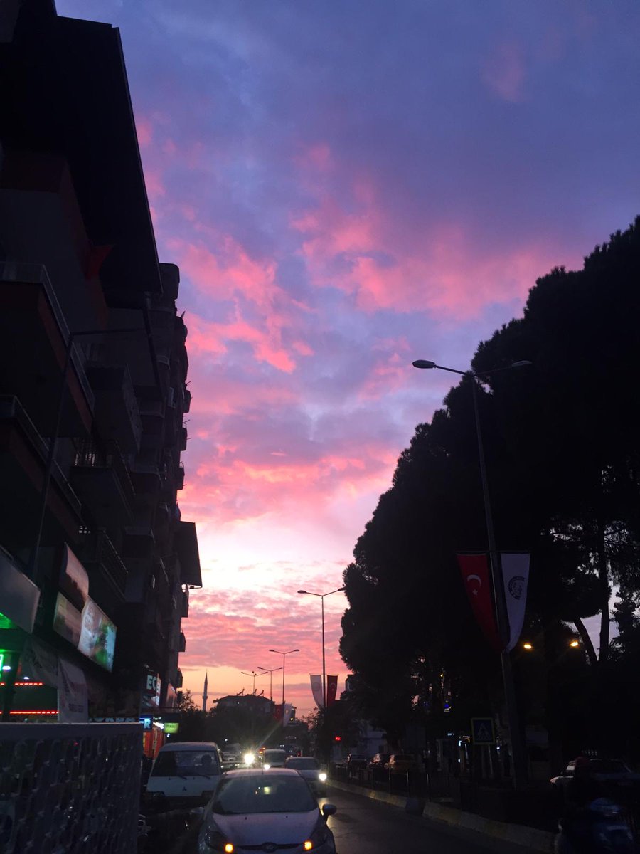 Günün şu saatine aşığım