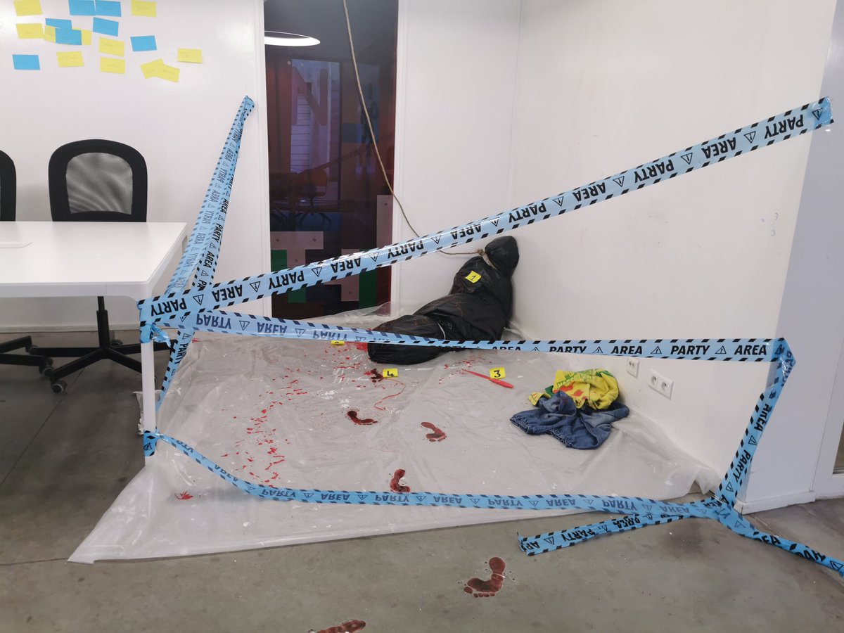 molengeek's tweet photo. 🎃
Une Coding School s'achève, et deux autres démarrent ! Pour célébrer nos étudiants gradués, nous avons transformé notre espace de co-working en une scène de crime halloweenesque !🧟
Si toi aussi tu veux devenir un #zombiecoder viens à notre prochaine séance d'info le 5/11 !🧟♂️ https://t.co/k6Kpk20Gim