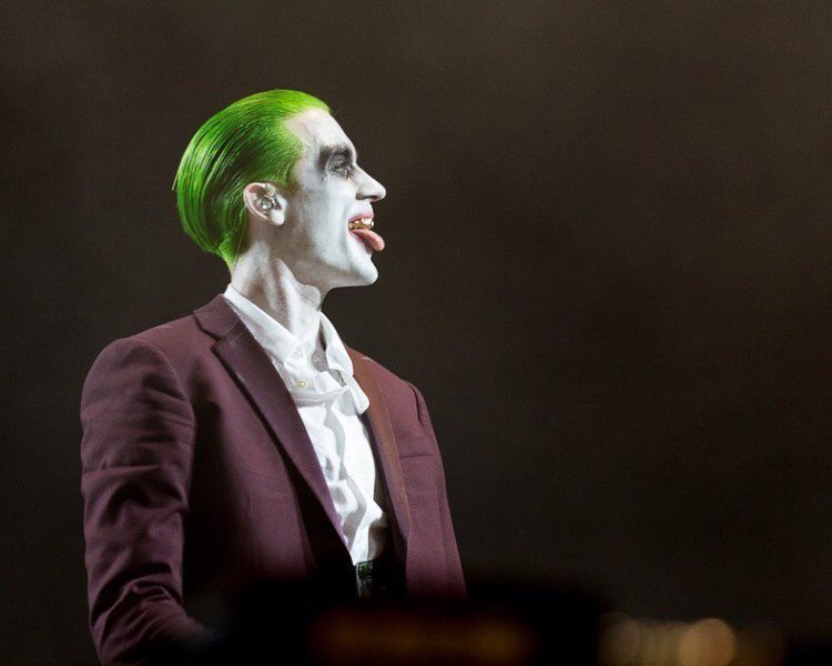 𝙎𝙚𝙣𝙙 𝙞𝙣 𝙩𝙝𝙚 𝙘𝙡𝙤𝙬𝙣𝙨!