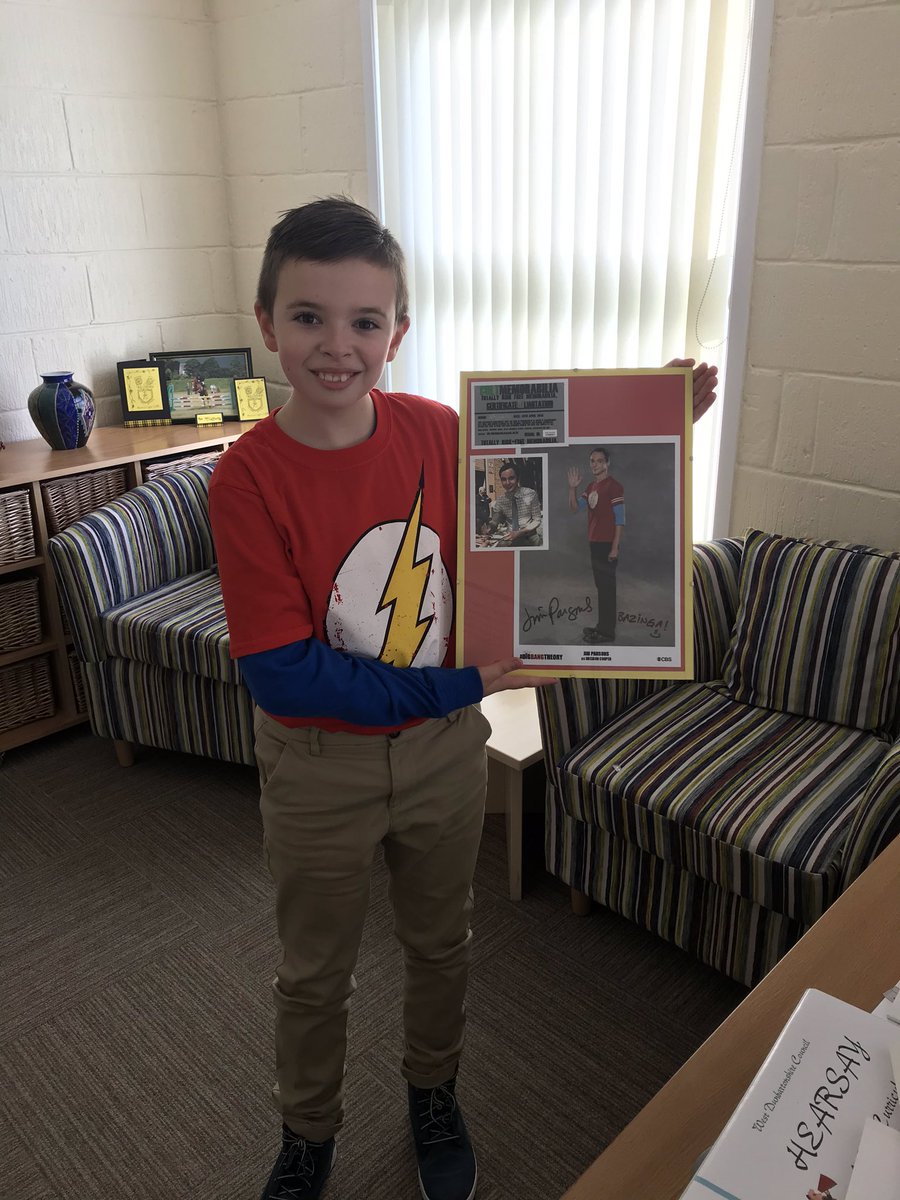 bainsfordht's tweet photo. When Sheldon arrives at your school @TheRealSheldonC @bigbangtheory  and brings you a signed picture 🥰😝 https://t.co/tCdfEZ5htB