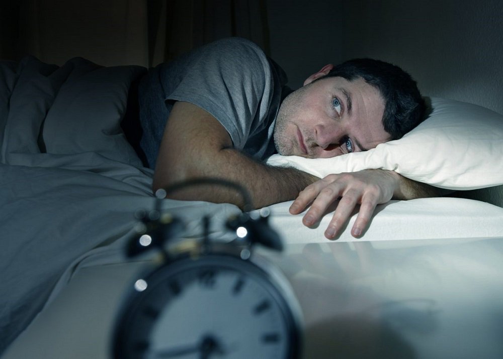 Dxt_Saludable's tweet image. ¿Eres de los que pasan más tiempo intentando quedarte dormido que durmiendo cada noche? Tranquilo, no estás solo: las encuestas revelan que el 75% de españoles sufre insomnio.  #Destacado #insomnio #Problemasparadormir #relajación #salud deportesaludable.com/salud/quedarse…