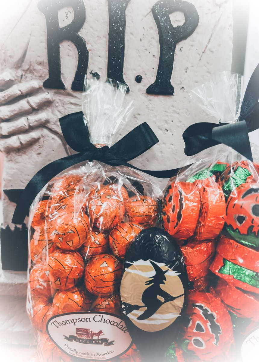 ThompsonChoc's tweet image. Happy National Chocolate Day! Come in for 10% off all purchases and a free treat when you mention this ad! Valid today only. #NationalChocolateDay