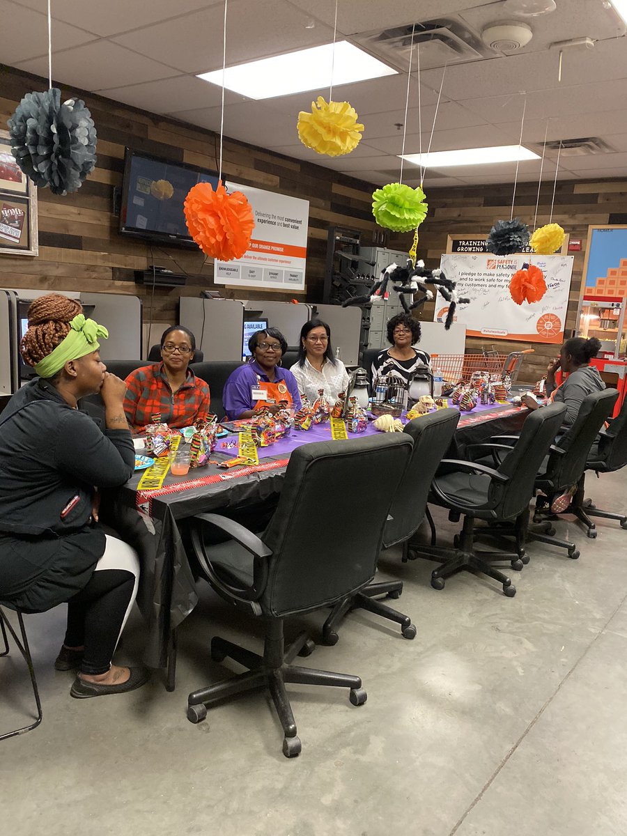 Thank you cashiers for all your hard work at store #887