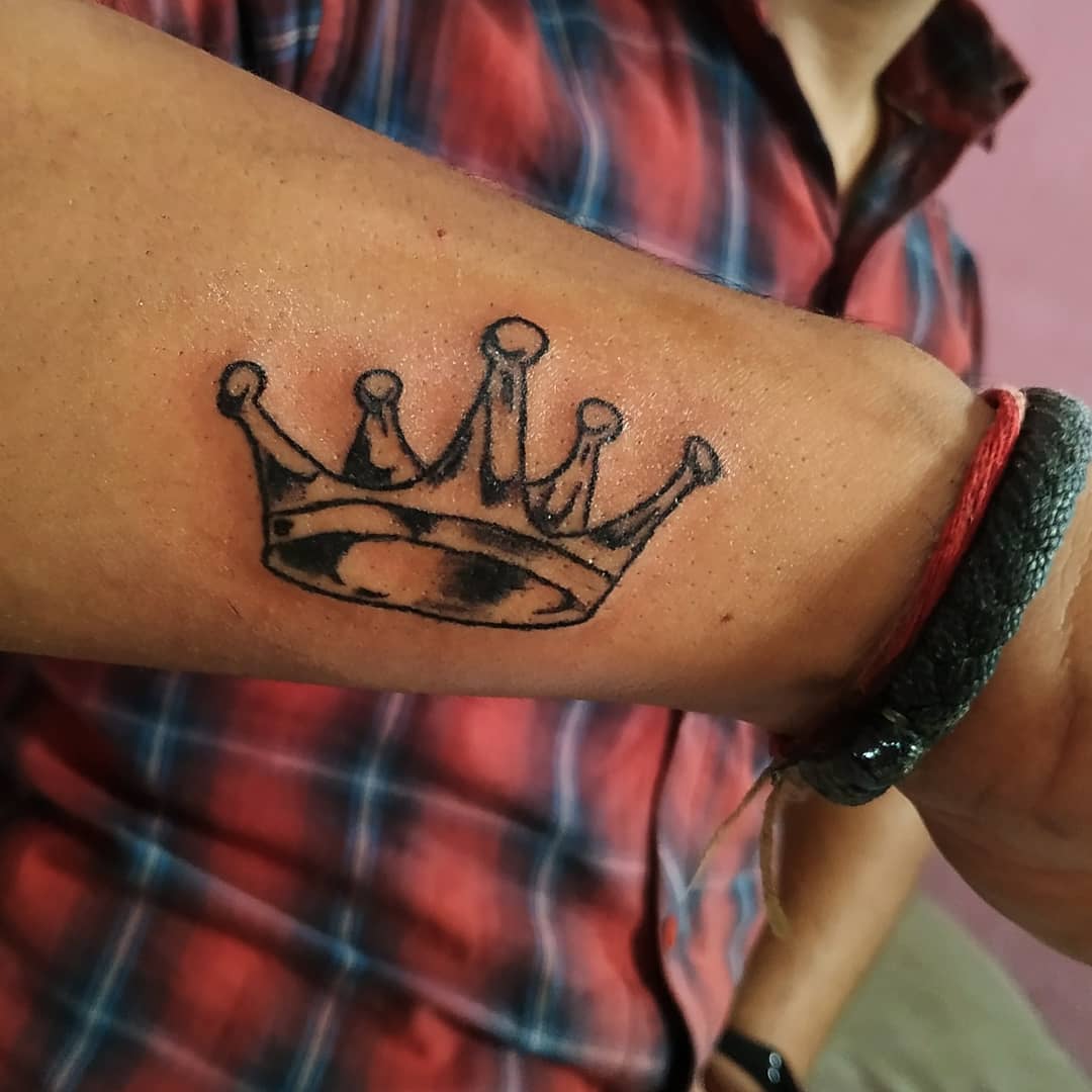 83 Small Crown Tattoos Ideas You Cannot Miss! | Tattoos for lovers, Crown  tattoo on wrist, Small crown tattoo