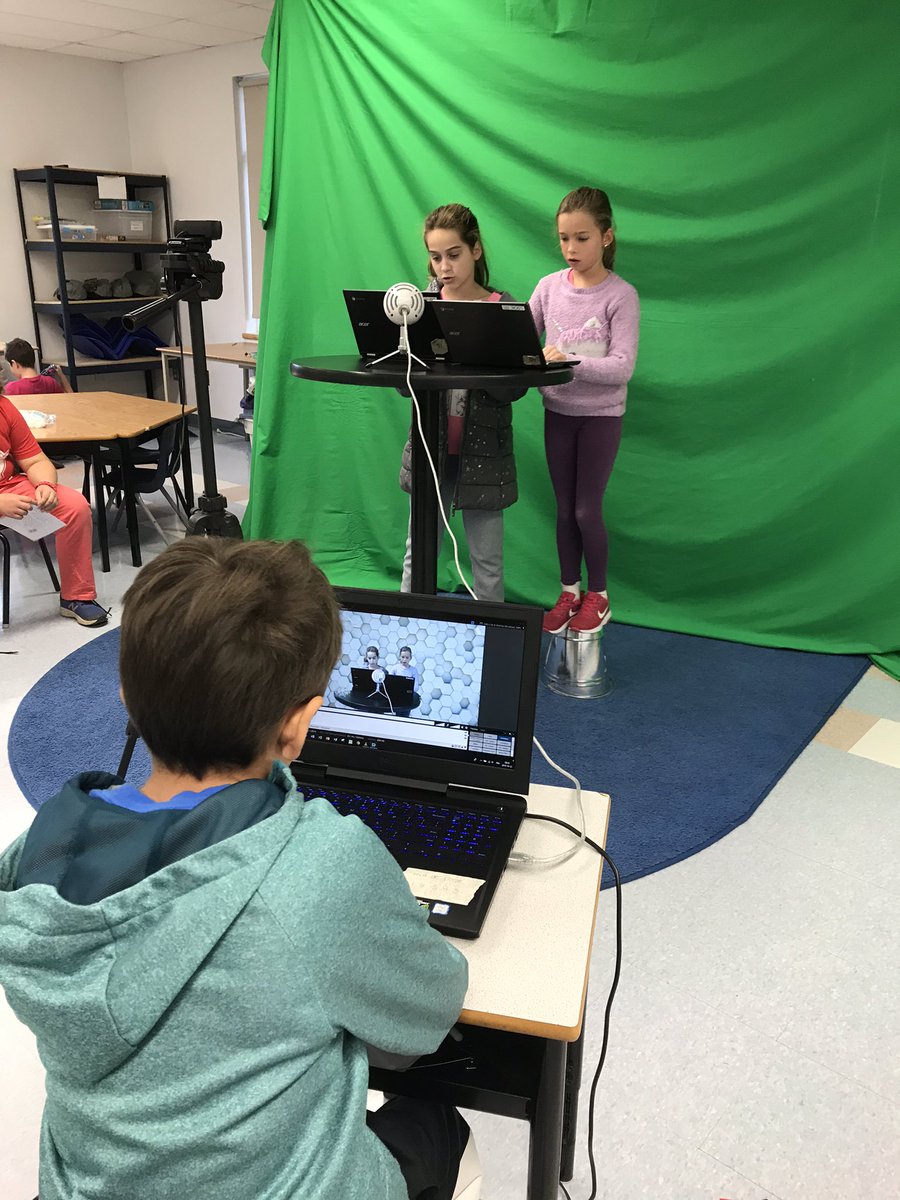 Le buzz - une émission faite par les élèves, pour les élèves! <a href="/ecolecatholique/">CECCE</a> #radioétudiante #makerspace