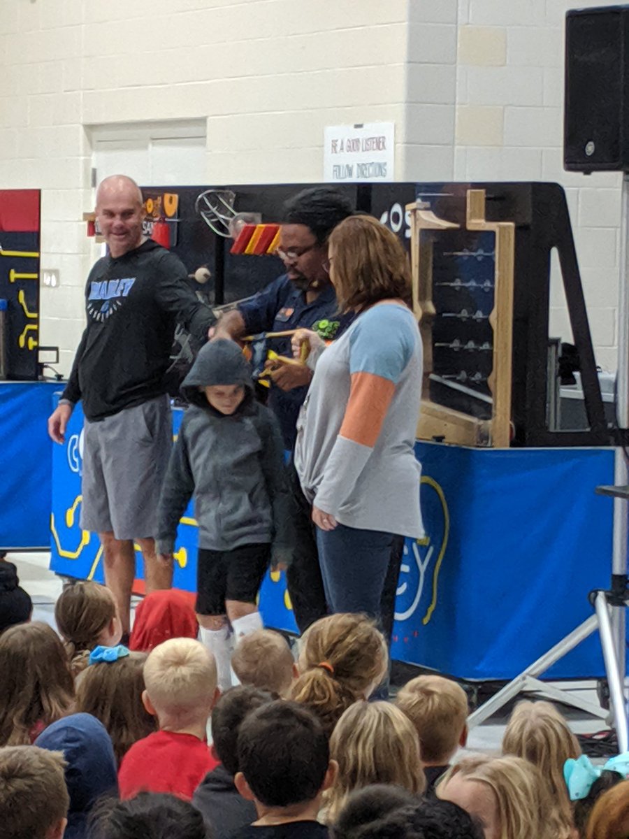 Mr A and Mrs Wolfe help Alex demo Potential energy w/COSI on wheels @AltonDarby <a href="/HilliardSchools/">Hilliard Schools</a> <a href="/COSI/">COSI</a> <a href="/Jillian1779/">Jillian Kalb</a>